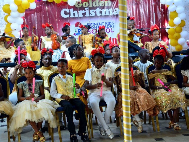 Christmas presentation at EKMS